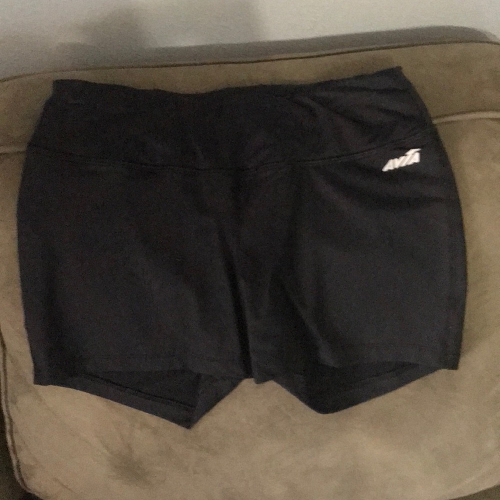 Booty black shorts